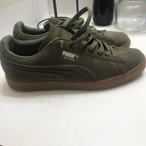 Puma embossed olive green suede classic size 9.5
